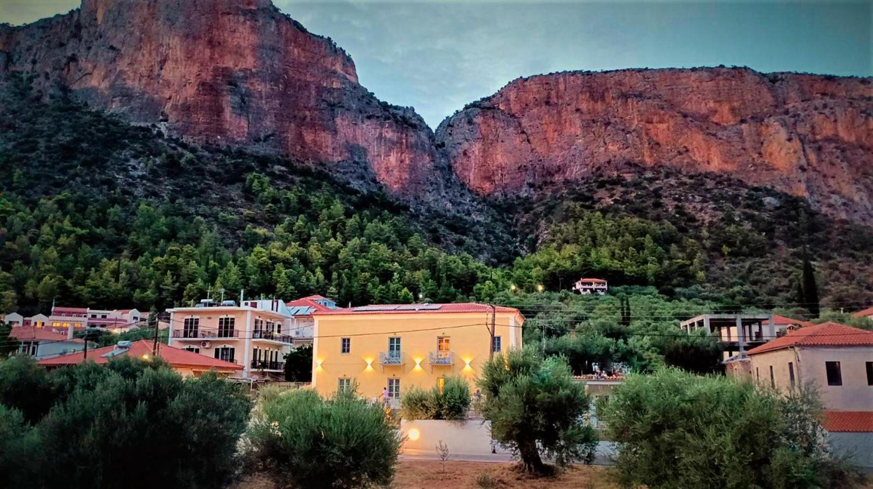 Kraka Apartments Leonídion Dış mekan fotoğraf